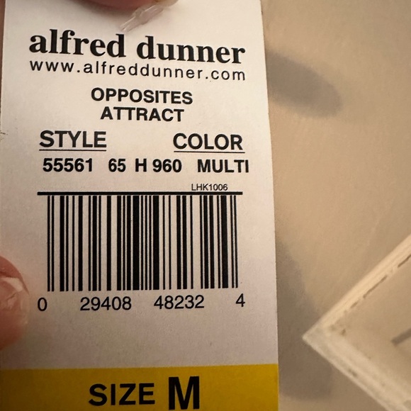 Alfred Dunner Cream 3/4 Sleeve Graphic Blouse - Picture 5 of 8